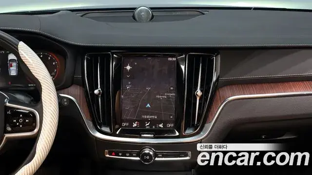 Volvo V60 Cross Country 2020 — Şəkil 11/20