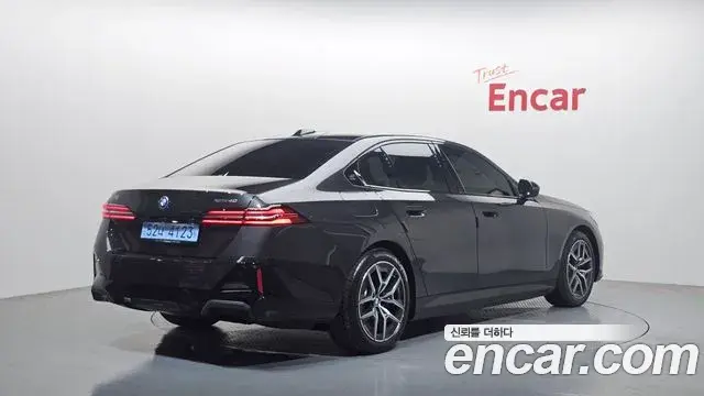 BMW i5 2025 — ფოტო 7/20