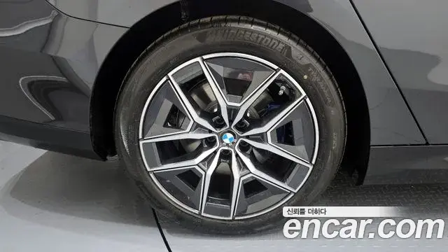 BMW i5 2025 — ფოტო 15/20