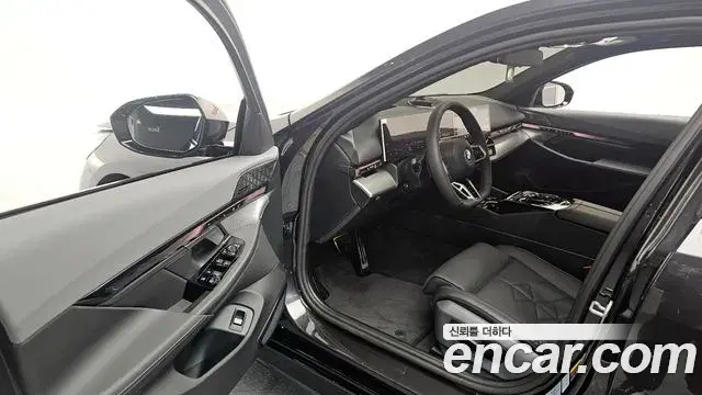 BMW i5 2025 — ფოტო 17/20