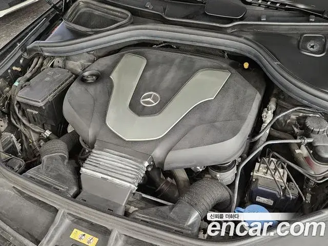 Mercedes-Benz GLE-Class 2018 — ფოტო 16/20