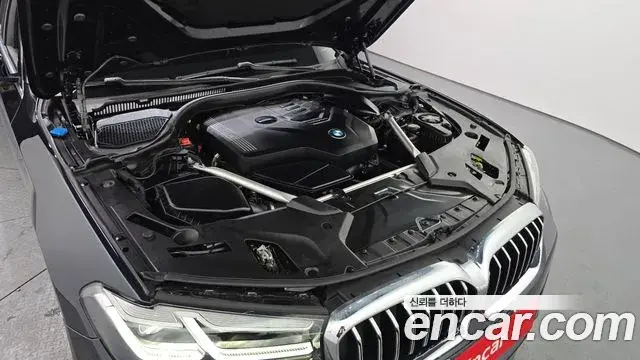 BMW 5 Series 2022 — Şəkil 16/20