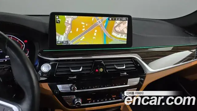 BMW 5 Series 2022 — Şəkil 7/20
