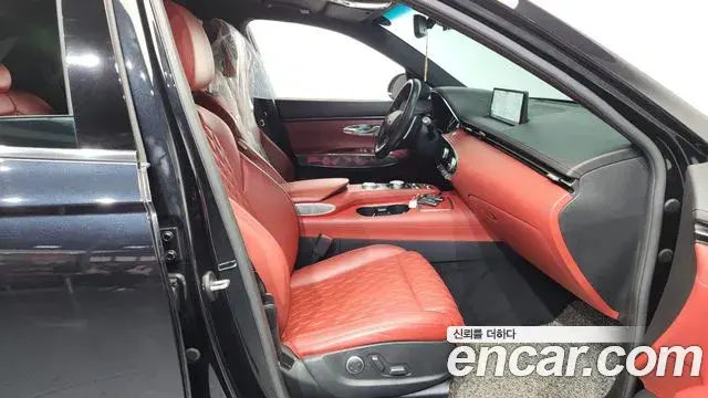 Genesis GV70 2021 — ფოტო 17/20