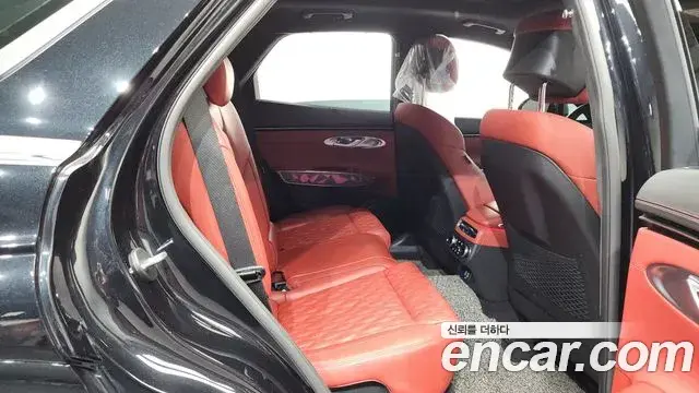 Genesis GV70 2021 — ფოტო 18/20