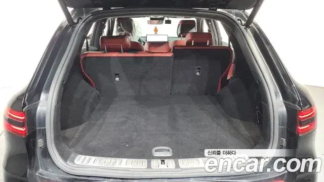 Genesis GV70 2021 — ფოტო 19/20