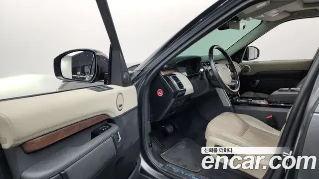 Land Rover Discovery 5 2019 — ფოტო 2/20