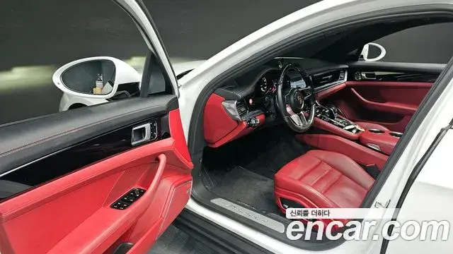 Porsche Panamera 2020 — Фото 11/20