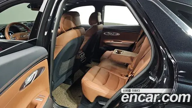 Genesis GV70 2023 — Photo 9/20