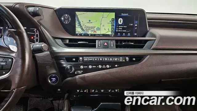 Lexus ES300h 2020 — Şəkil 1/20