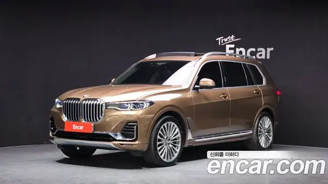 BMW X7 2020 — Фото 1/20