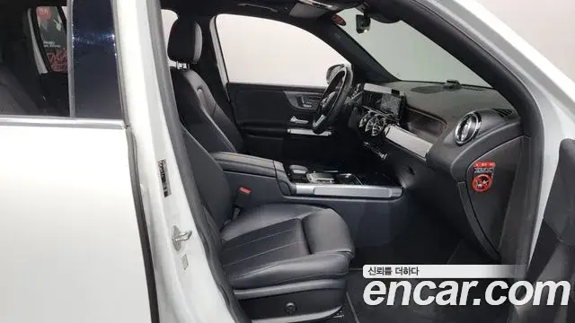 Mercedes-Benz GLB-Class 2021 — Фото 11/20
