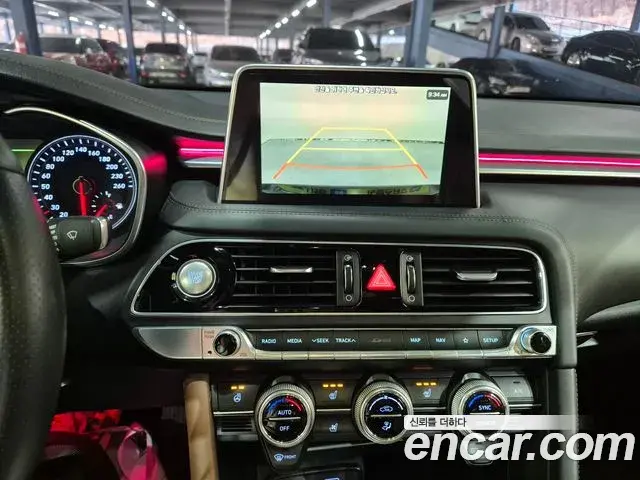 Genesis G70 2018 — ფოტო 19/20