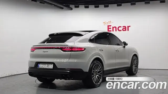 Porsche Cayenne 2023 — Photo 5/20