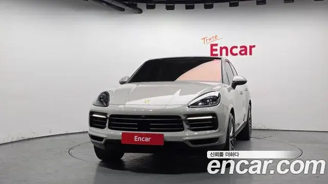 Porsche Cayenne 2023 — Photo 18/20