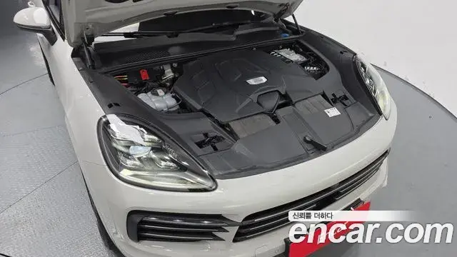Porsche Cayenne 2023 — Photo 16/20