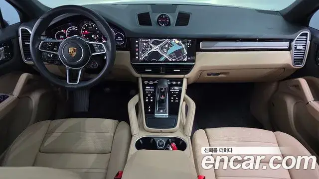 Porsche Cayenne 2023 — Photo 7/20
