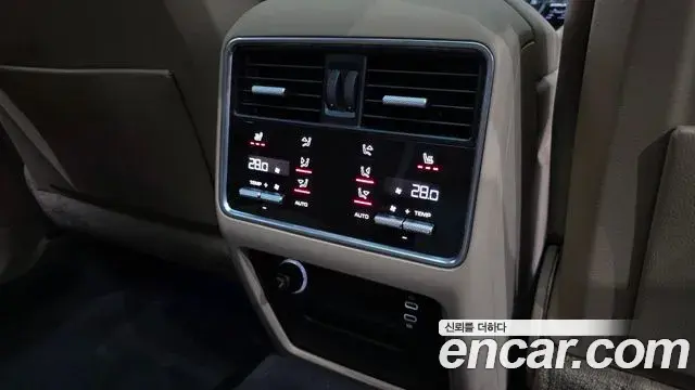 Porsche Cayenne 2023 — Photo 12/20