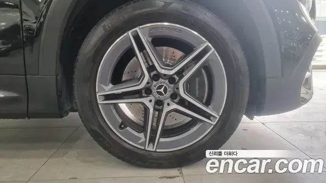 Mercedes-Benz GLB-Class 2020 — Photo 5/20