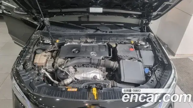 Mercedes-Benz GLB-Class 2020 — Photo 11/20