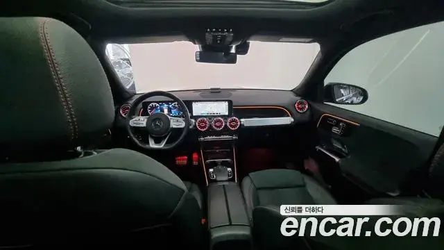Mercedes-Benz GLB-Class 2020 — Photo 4/20