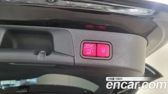 Mercedes-Benz GLB-Class 2020 — Photo 13/20