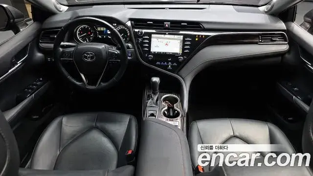 Toyota Camry 2019 — Фото 7/20