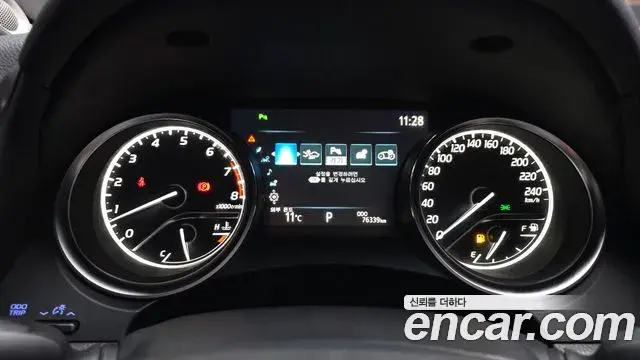 Toyota Camry 2019 — Фото 8/20