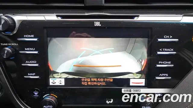 Toyota Camry 2019 — Фото 15/20