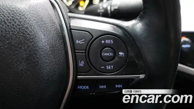Toyota Camry 2019 — Фото 18/20