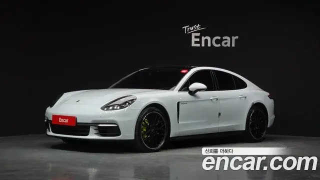 Porsche Panamera 2020 — Photo 19/20
