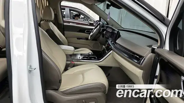 Kia Carnival 2021 — Фото 11/20