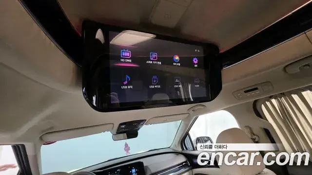 Kia Carnival 2021 — Фото 17/20