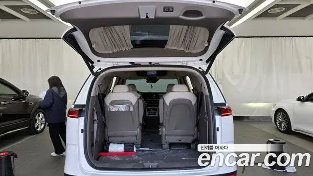 Kia Carnival 2021 — Фото 20/20