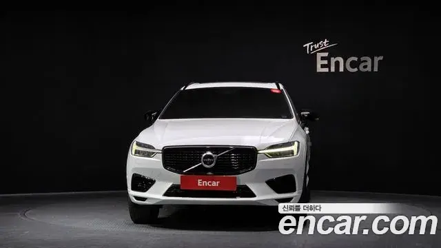 Volvo XC60 2021 — Фото 3/20
