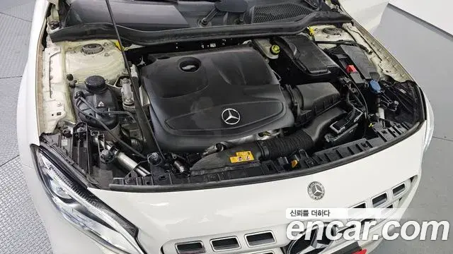 Mercedes-Benz GLA-Class 2018 — Фото 6/20