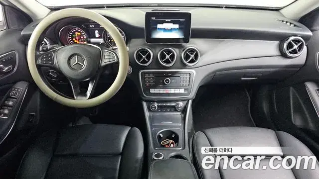 Mercedes-Benz GLA-Class 2018 — Фото 7/20
