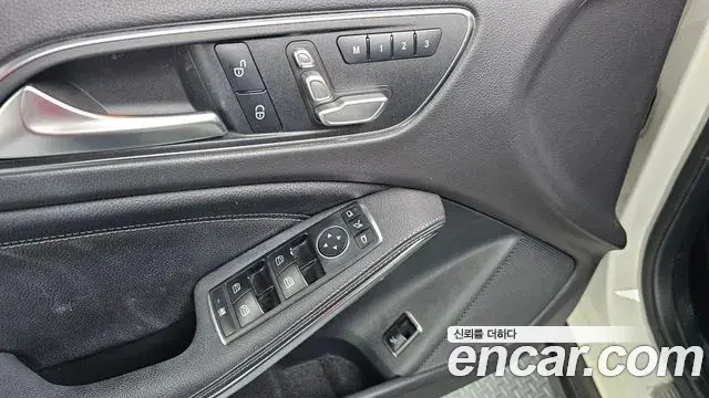 Mercedes-Benz GLA-Class 2018 — Фото 15/20