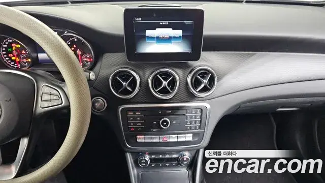 Mercedes-Benz GLA-Class 2018 — Фото 16/20