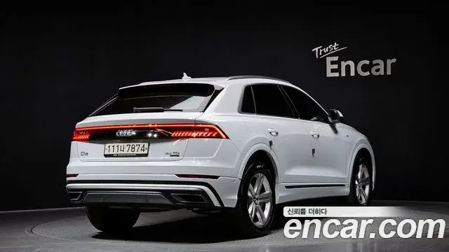 Audi Q8 2020 — ფოტო 14/20