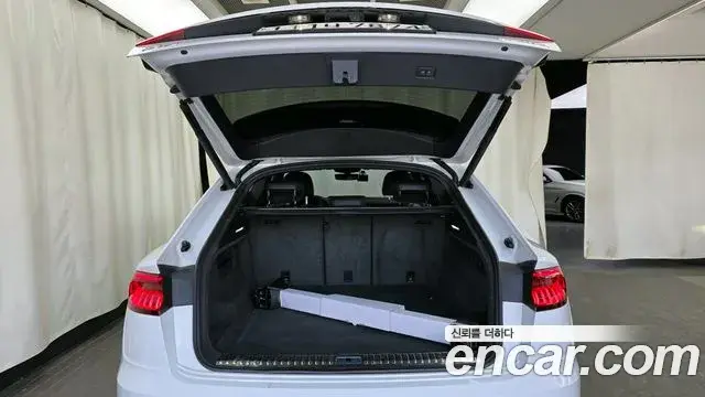 Audi Q8 2020 — ფოტო 13/20