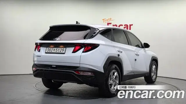 Hyundai Tucson Hybrid 2022 — Photo 16/20
