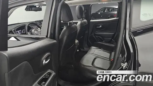 Jeep Renegade 2021 — Şəkil 20/20
