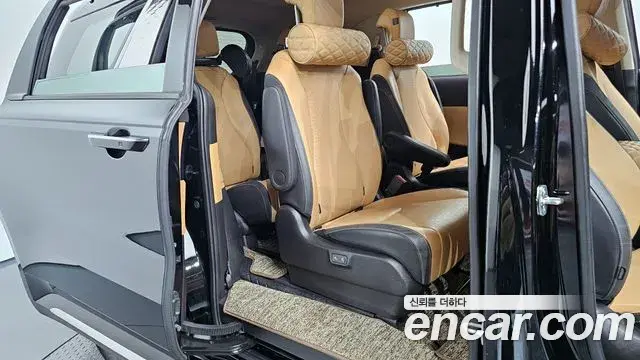 Kia Carnival 2022 — Photo 18/20