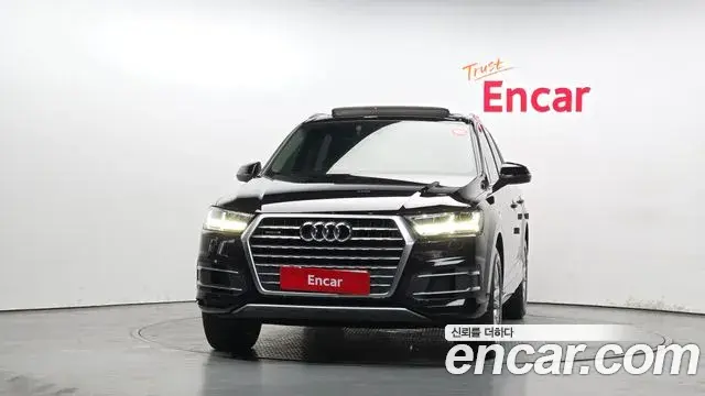 Audi Q7 2019 — Şəkil 14/20