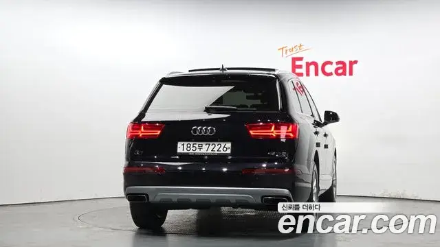 Audi Q7 2019 — Şəkil 6/20