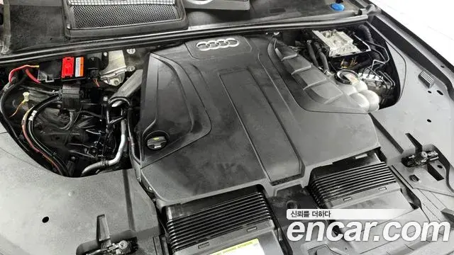 Audi Q7 2019 — Şəkil 8/20