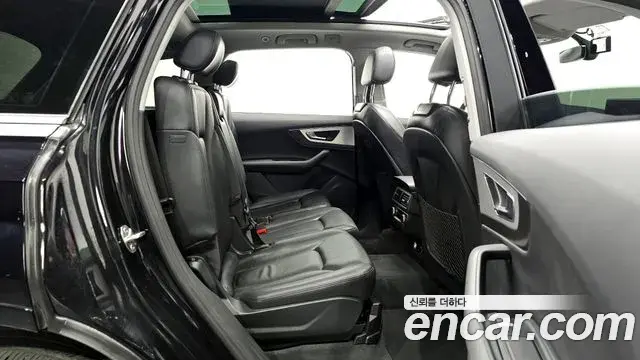 Audi Q7 2019 — Şəkil 15/20