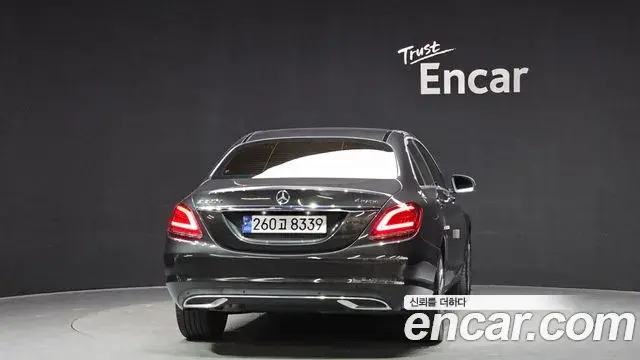 Mercedes-Benz C-Class 2020 — Фото 4/20