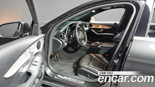 Mercedes-Benz C-Class 2020 — Фото 10/20